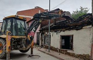 İnegöl’de iki bina yıkıldı