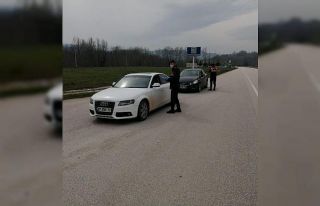 İnegöl’de sokağa çıkma yasağına uymayan gençlere...