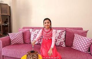 İpekyolu Belediyesinden sokağa çıkamayan Ecrin’e...