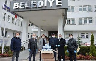 İş adamından belediyeye 4 bin maske