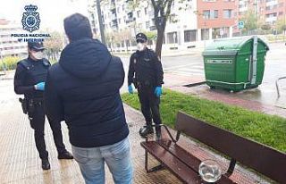 İspanya’da sokağa çıkma yasağını ihlal eden...