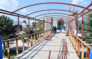 Isparta otogar üst geçidi bakıma alındı