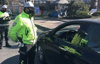 İstanbul’da sokağa çıkma kısıtlamasında trafik...