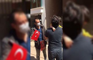 İşte bizim bayrak sevgimiz