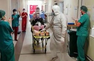 İzmir’de iyileşen hastalar bir bir taburcu oluyor