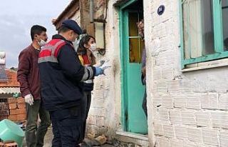 İzmir’de jandarma, ihtiyaç sahiplerine sosyal...