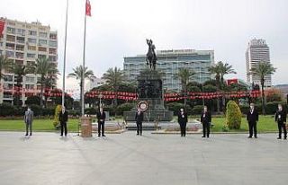 İzmir’de sosyal mesafeli 23 Nisan kutlaması