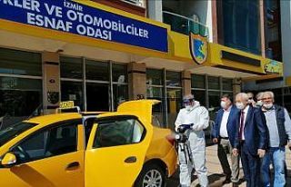 İzmir’de taksiler bir ayda ikinci kez dezenfekte...