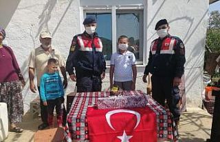 Jandarma doğum günü çocuklarına sürpriz yaptı