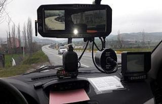 Jandarma hız yapan araçlara acımadı