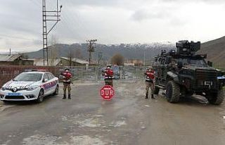 Jandarma karantinaya alınan yerleşim alanlarında...