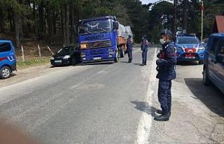 Jandarma yasağa uymayan 59 kişiye para cezası kesti