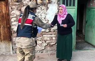 Jandarmadan sosyal yardım mesaisi