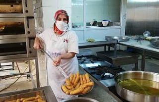 Kadayıf dolması iftar sofraları için hazır