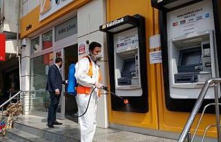 Kahta’da banka ve bankamatikler dezenfekte edildi