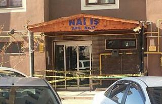 Kapıcının testi pozitif çıkınca 14 katlı bina...