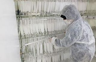 Karabük Belediyesi ürettiği 350 bin maskeyi iyonize...