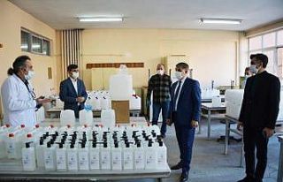 Karabük’te maske ve dezenfektan üretimi sürüyor