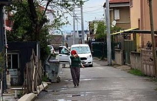 Karantina altına alınan sokakta ihtiyaçlar Vefa...