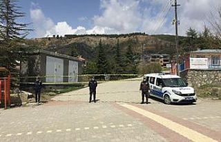 Karantina altındaki mahallede 1 kişi hayatını...