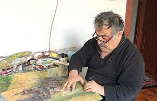 Karantina günlerinde evini resim atölyesine çevirdi