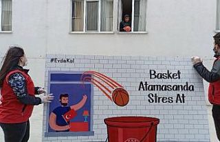 Karantina yurdunda basketbol heyecanı