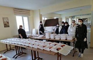 Karantinada kalanların iftarlıkları diyetisyenler...