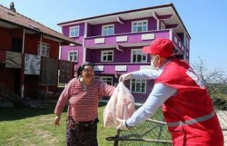 Karantinadaki ailelere Kızılay yardım elini uzattı
