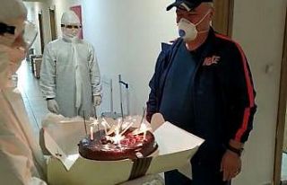 Karantinadaki mühendise sürpriz yaş günü kutlaması