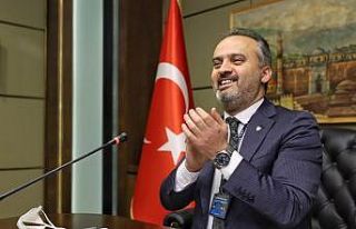 Karantinadan sıkılan Ebrar’a doğum günü sürprizi