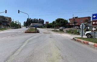 Karayolundaki sızıntıya MESKİ ekipleri müdahale...