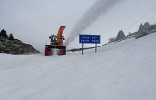 Kardan kapanan Seydişehir-Derebucak yolu trafiğe...