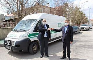 Kardeş belediyeye başkan Orhan jesti