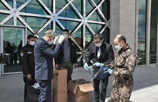 Kars BİLSEM’den, emniyet çalışanlarına koruyucu...