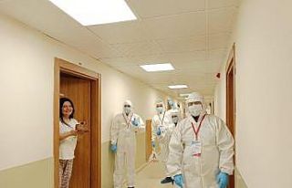 Kars’a yurt dışından gelen Ebru’ya doğum günü...