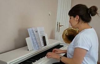 Karslı öğrencilerden "Evde Kal" çağrısı