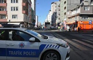 Kars’ta bazı caddeler trafiğe kapatıldı