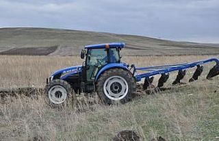 Kars’ta tarlalar sürülmeye başladı
