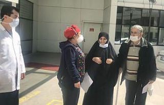 Kastamonu’da yaşlı çift el ele taburcu oldu