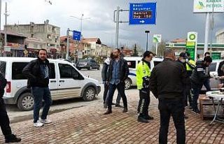 Kavga ihbarına giden polislere yaş pasta ikramı