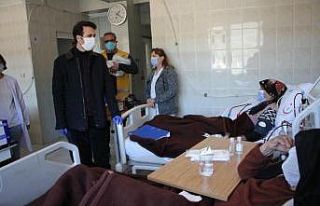 Kaymakam Açıkgöz, diyaliz hastalarını ziyaret...