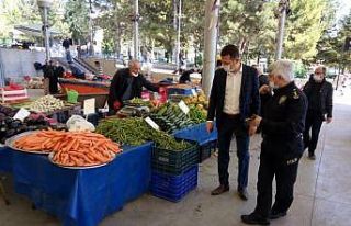 Kaymakam halk pazarını denetledi