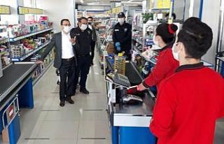 Kaymakam Uçgun marketlerde incelemeler yaptı