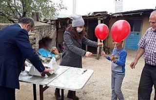 Kaymakamdan 23 Nisan’da doğan öğrenciye sürpriz...