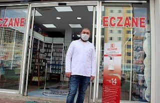 Kayseri’deki eczacılar kendi hijyen stantlarını...