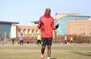 Kayserisporlu Bernard Mensah, "Şampiyonlar Ligi’nde...