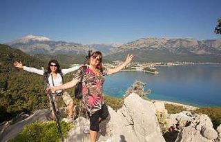 Kemer’in yürüyüş parkurlarında yollar cepte