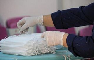 Kepsut’ta virüs için maske üretimi
