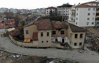 Kerpiç konakta 90 yıllık tahıl ambarları ortaya...