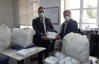 Kırsal mahallelere maske desteği sürüyor